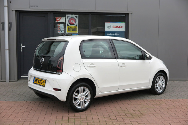 Volkswagen up! 1.0 BMT high up! (Facelift) , Cruise control , Parkeersensor, Navi via APP, Lichtmetalen velgen, Telefoon integratie , Nieuwe APK , etc. Onderhoudshistorie vanaf 30.000 km hier volledig bekend en recent.