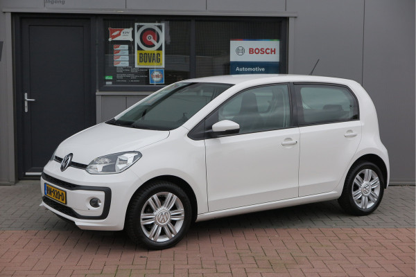 Volkswagen up! 1.0 BMT high up! (Facelift) , Cruise control , Parkeersensor, Navi via APP, Lichtmetalen velgen, Telefoon integratie , Nieuwe APK , etc. Onderhoudshistorie vanaf 30.000 km hier volledig bekend en recent.