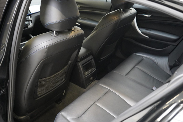 BMW 1-serie 116i Edition M Sport Shadow | Navigatie | Lm velgen | Leder | Unieke km-stand