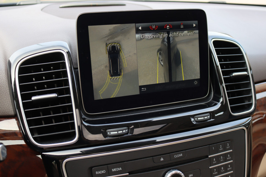 Mercedes-Benz GLE 400 4MATIC AMG Line | Luchtvering | Panoramadak | Trekhaak | Leder | Elek. Stoelen | Surround Camera | Sfeerverlichting | Stoelverwarming | Nightpakket |