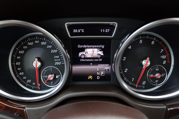 Mercedes-Benz GLE 400 4MATIC AMG Line | Luchtvering | Panoramadak | Trekhaak | Leder | Elek. Stoelen | Surround Camera | Sfeerverlichting | Stoelverwarming | Nightpakket |