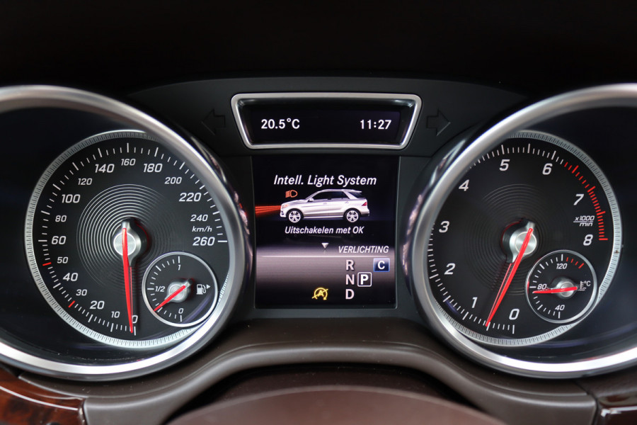 Mercedes-Benz GLE 400 4MATIC AMG Line | Luchtvering | Panoramadak | Trekhaak | Leder | Elek. Stoelen | Surround Camera | Sfeerverlichting | Stoelverwarming | Nightpakket |