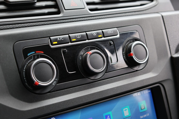 Volkswagen Caddy 2.0 TDI Highline 185 PK | MF Stuur | Trekhaak | PDC | Airco | Elek ramen | Treeplanken | Nieuwe APK | NAP Logisch | Euro 6
