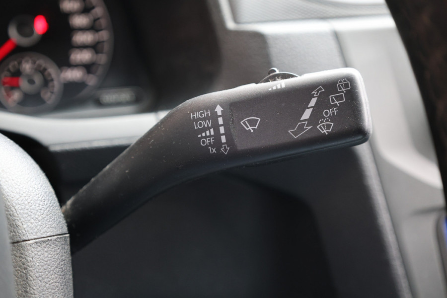 Volkswagen Caddy 2.0 TDI Highline 185 PK | MF Stuur | Trekhaak | PDC | Airco | Elek ramen | Treeplanken | Nieuwe APK | NAP Logisch | Euro 6