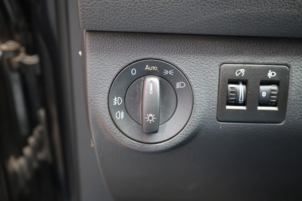 Volkswagen Caddy 2.0 TDI Highline 185 PK | MF Stuur | Trekhaak | PDC | Airco | Elek ramen | Treeplanken | Nieuwe APK | NAP Logisch | Euro 6
