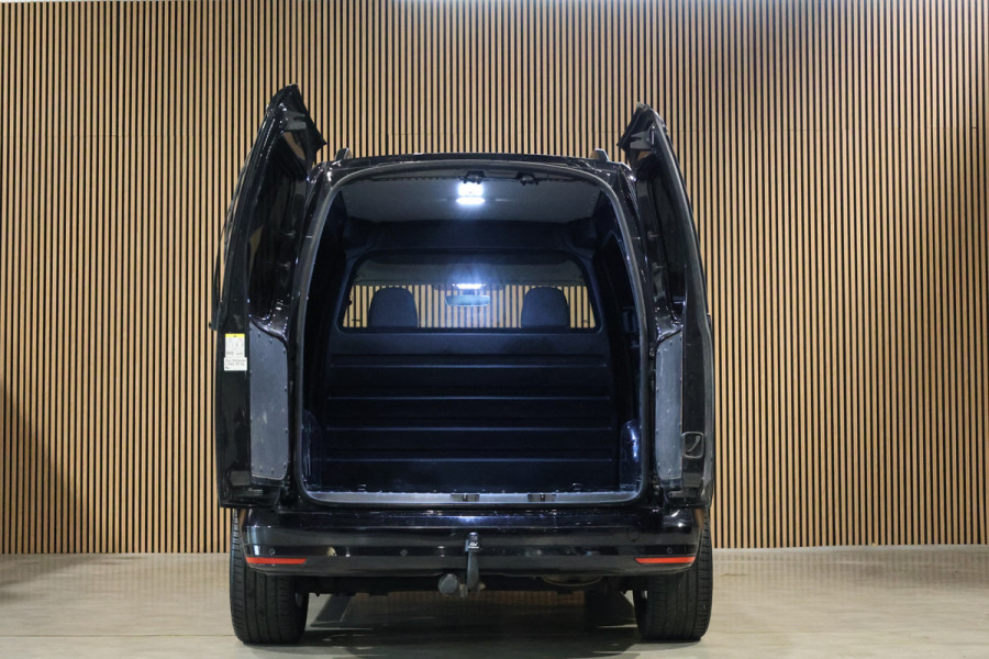 Volkswagen Caddy 2.0 TDI Highline 185 PK | MF Stuur | Trekhaak | PDC | Airco | Elek ramen | Treeplanken | Nieuwe APK | NAP Logisch | Euro 6