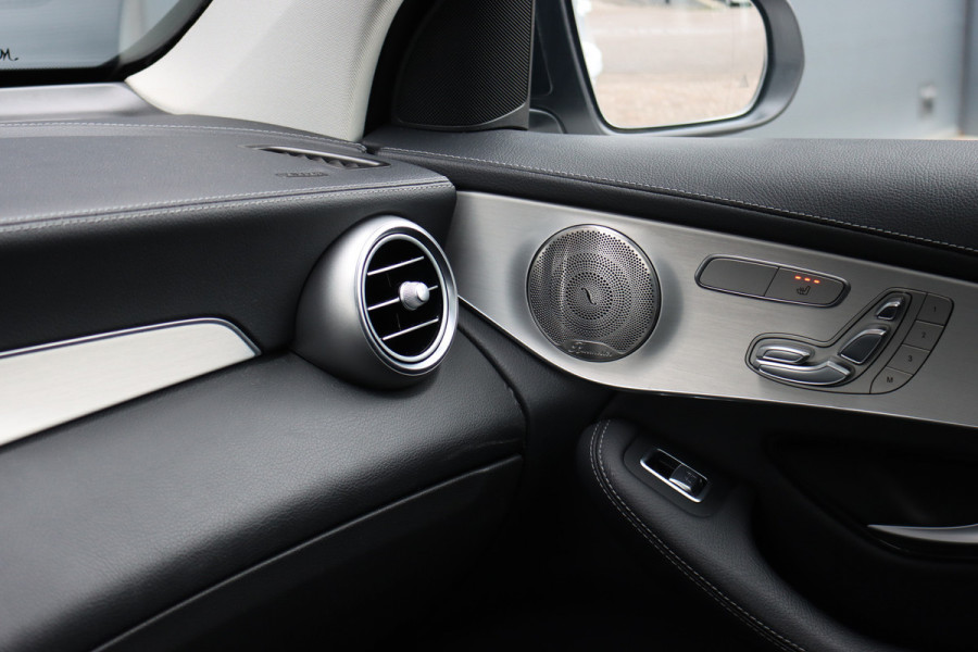 Mercedes-Benz GLC 300e 4MATIC AMG Line Premium+ | Distronic+ | Panoramadak | Burmester | Memory | Trekhaak | Surround Camera | Multibeam LED | Nightpakket | Augmented Reality |