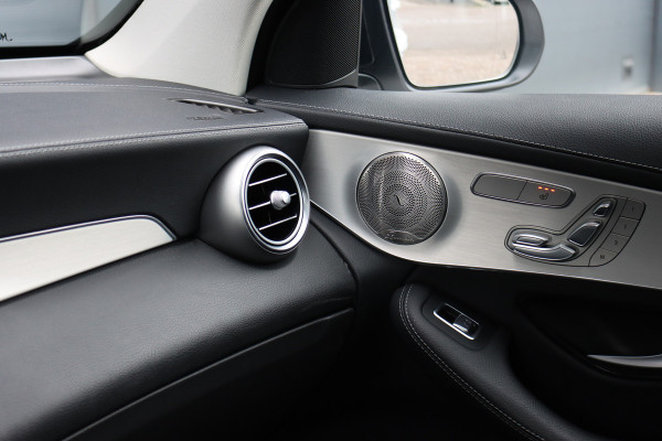 Mercedes-Benz GLC 300e 4MATIC AMG Line Premium+ | Distronic+ | Panoramadak | Burmester | Memory | Trekhaak | Surround Camera | Multibeam LED | Nightpakket | Augmented Reality |