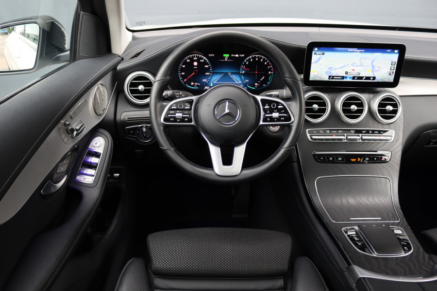 Mercedes-Benz GLC 300e 4MATIC AMG Line Premium+ | Distronic+ | Panoramadak | Burmester | Memory | Trekhaak | Surround Camera | Multibeam LED | Nightpakket | Augmented Reality |