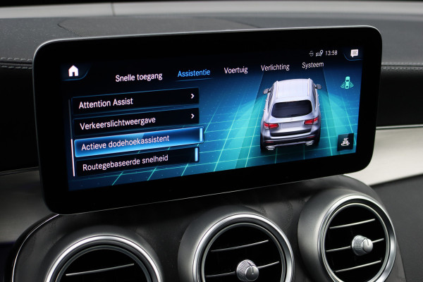Mercedes-Benz GLC 300e 4MATIC AMG Line Premium+ | Distronic+ | Panoramadak | Burmester | Memory | Trekhaak | Surround Camera | Multibeam LED | Nightpakket | Augmented Reality |