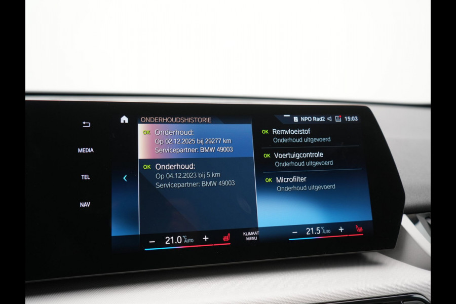 BMW iX1 xDrive30 Launch Edition 67 kWh 313pk Dealer O.H. | Adaptief M Onderstel | Camera | Stoelverwarming | Widescreen Navi | Sfeerverlichting | Apple Carplay | Navigatie | DAB | 18'' L.M. | Virtual | Cruise Control |