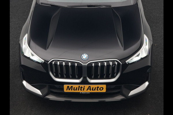 BMW iX1 xDrive30 Launch Edition 67 kWh 313pk Dealer O.H. | Adaptief M Onderstel | Camera | Stoelverwarming | Widescreen Navi | Sfeerverlichting | Apple Carplay | Navigatie | DAB | 18'' L.M. | Virtual | Cruise Control |