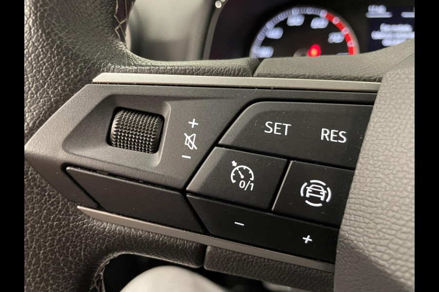 Seat Arona 1.0 TSI Style Airco ECC Navi Carplay PDC VA Cruise Control Full LED 17" LM Velgen
