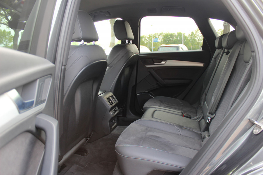 Audi Q5 50 TFSI e S edition NL Auto! / SoH 94,4% / 360Camera / Half leder / 20'' / Adapt.cruise / BTW Auto