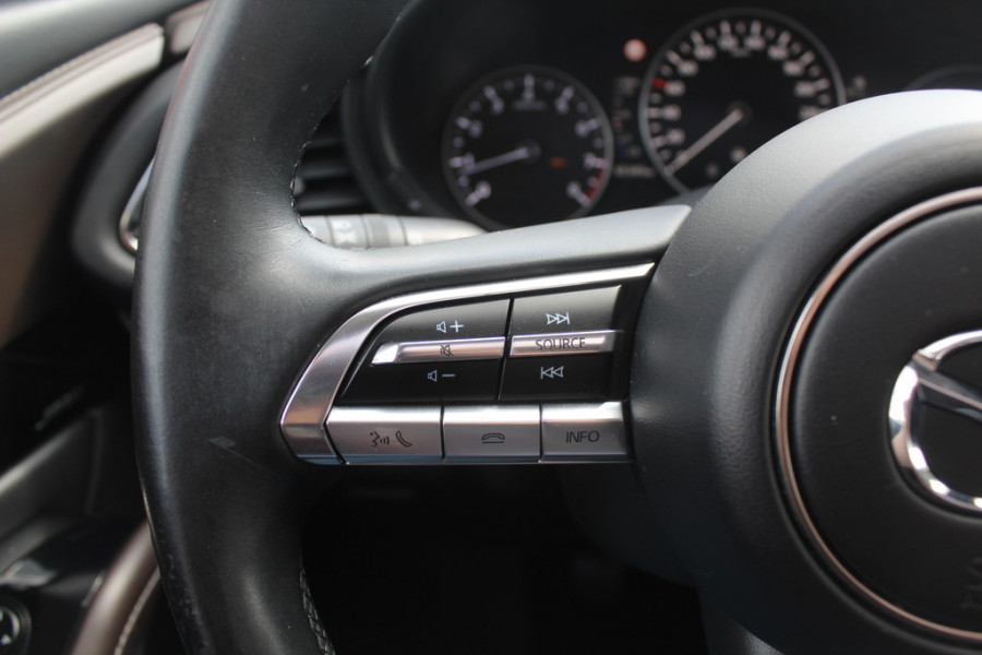 Mazda CX-30 2.0 e-SkyActiv-X M Hybrid Luxury / Trekhaak / Schuifdak / 360Camera / Head-up / Leder / 18'' / Navigatie / Stoelverwarming / DAB / ACC