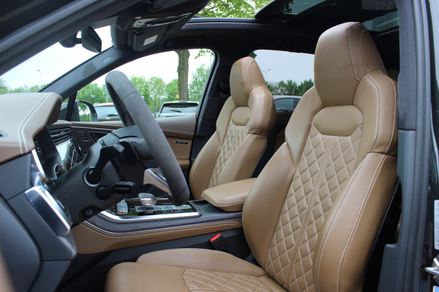 Audi SQ7 4.0 TFSI quattro 7p / Audi Exclusive / Trekhaak / Panoramadak / 360Camera / Head-up / B&O High End / Softclose / Matrix LED / Luchtvering / 22'' / RS Seats / Keyless / Standkachel / Side+Lane Assist / DAB / ACC