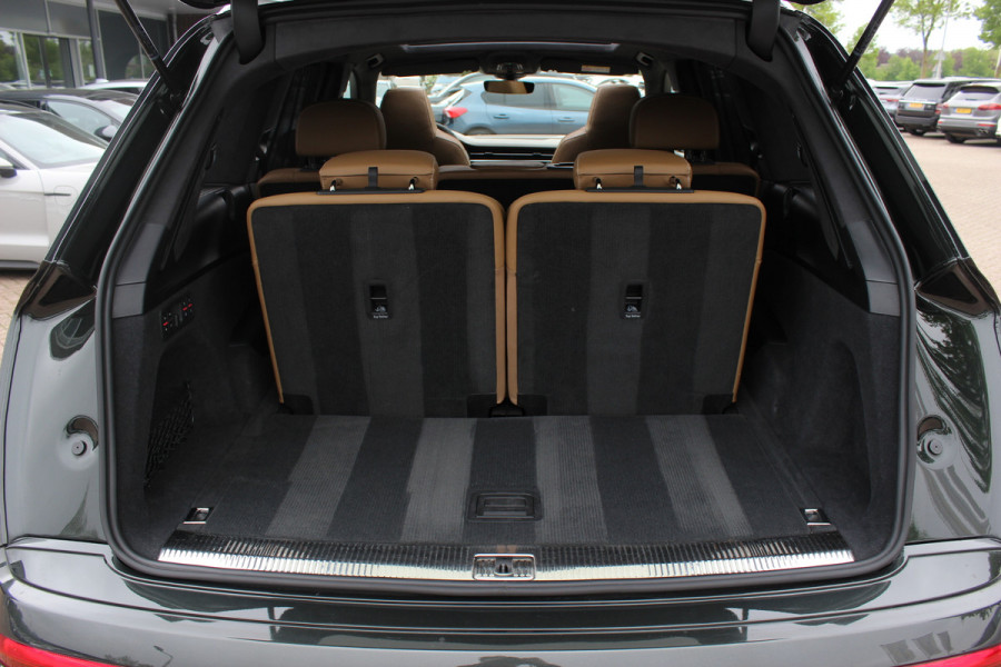 Audi SQ7 4.0 TFSI quattro 7p / Audi Exclusive / Trekhaak / Panoramadak / 360Camera / Head-up / B&O High End / Softclose / Matrix LED / Luchtvering / 22'' / RS Seats / Keyless / Standkachel / Side+Lane Assist / DAB / ACC