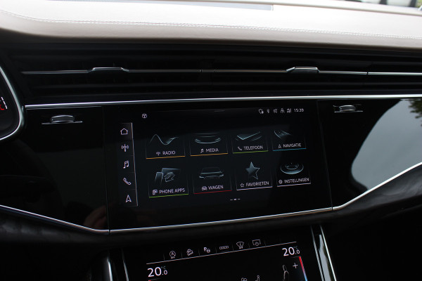 Audi SQ7 4.0 TFSI quattro 7p / Audi Exclusive / Trekhaak / Panoramadak / 360Camera / Head-up / B&O High End / Softclose / Matrix LED / Luchtvering / 22'' / RS Seats / Keyless / Standkachel / Side+Lane Assist / DAB / ACC