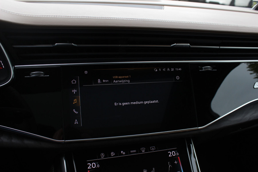 Audi SQ7 4.0 TFSI quattro 7p / Audi Exclusive / Trekhaak / Panoramadak / 360Camera / Head-up / B&O High End / Softclose / Matrix LED / Luchtvering / 22'' / RS Seats / Keyless / Standkachel / Side+Lane Assist / DAB / ACC