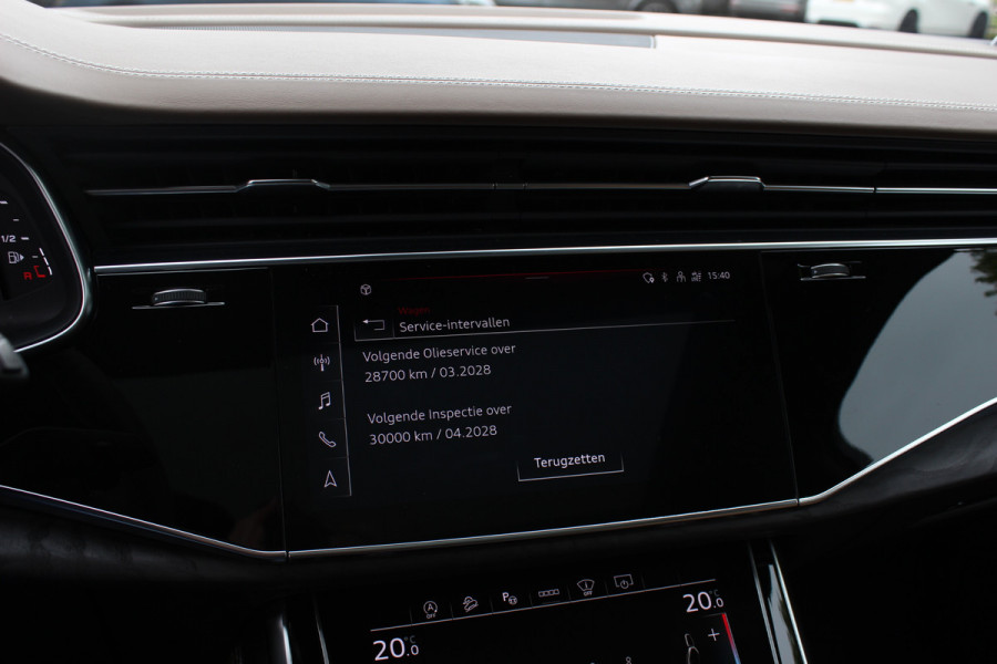 Audi SQ7 4.0 TFSI quattro 7p / Audi Exclusive / Trekhaak / Panoramadak / 360Camera / Head-up / B&O High End / Softclose / Matrix LED / Luchtvering / 22'' / RS Seats / Keyless / Standkachel / Side+Lane Assist / DAB / ACC