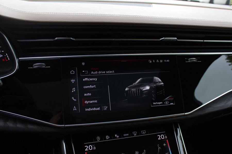 Audi SQ7 4.0 TFSI quattro 7p / Audi Exclusive / Trekhaak / Panoramadak / 360Camera / Head-up / B&O High End / Softclose / Matrix LED / Luchtvering / 22'' / RS Seats / Keyless / Standkachel / Side+Lane Assist / DAB / ACC