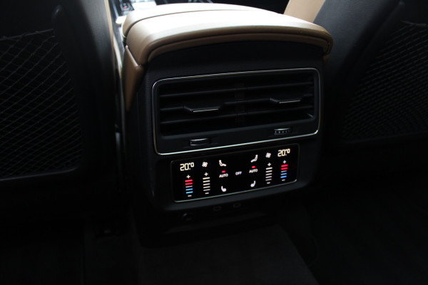 Audi SQ7 4.0 TFSI quattro 7p / Audi Exclusive / Trekhaak / Panoramadak / 360Camera / Head-up / B&O High End / Softclose / Matrix LED / Luchtvering / 22'' / RS Seats / Keyless / Standkachel / Side+Lane Assist / DAB / ACC