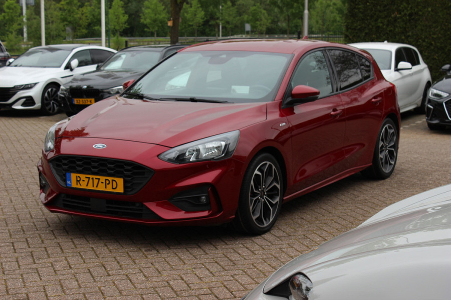 Ford Focus 1.0 EcoBoost Titanium Business / Camera / Head-up / CarPlay / Keyless / 18'' / Navigatie / Dodehoek / DAB / ACC