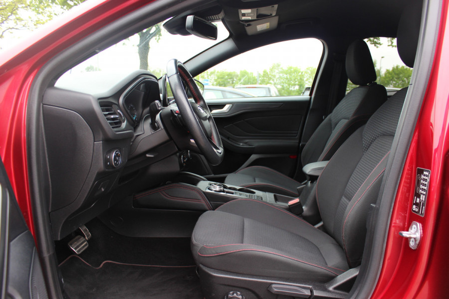 Ford Focus 1.0 EcoBoost Titanium Business / Camera / Head-up / CarPlay / Keyless / 18'' / Navigatie / Dodehoek / DAB / ACC