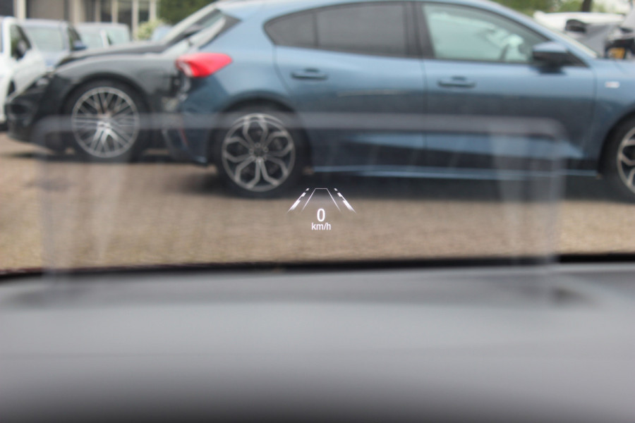 Ford Focus 1.0 EcoBoost Titanium Business / Camera / Head-up / CarPlay / Keyless / 18'' / Navigatie / Dodehoek / DAB / ACC