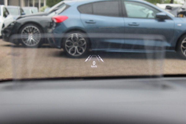 Ford Focus 1.0 EcoBoost Titanium Business / Camera / Head-up / CarPlay / Keyless / 18'' / Navigatie / Dodehoek / DAB / ACC