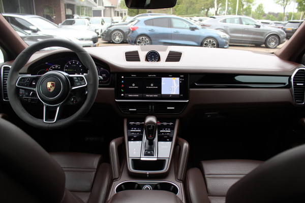 Porsche Cayenne Coupé 3.0 E-Hybrid / Panoramadak / 360Camera / Sportdesign+Chrono / Luchtvering / 22'' / Sportuitlaat / Dodehoek / DAB / Bose / Stoelverwarming 4x / Cruise Control