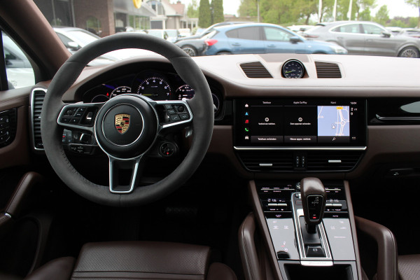 Porsche Cayenne Coupé 3.0 E-Hybrid / Panoramadak / 360Camera / Sportdesign+Chrono / Luchtvering / 22'' / Sportuitlaat / Dodehoek / DAB / Bose / Stoelverwarming 4x / Cruise Control