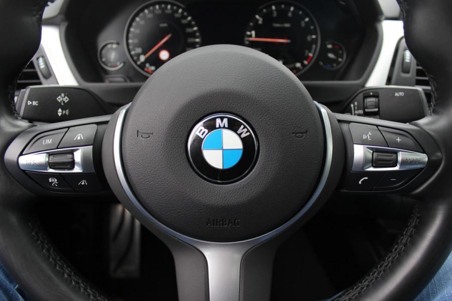 BMW 3-serie Gran Turismo 330i High Executive Ed. M Sport / Panoramadak / Head-up / 360Camera / Harman Kardon / Leder / 18'' / Keyless / Navigatie / DAB / Stoelverwarming / Cruise Control