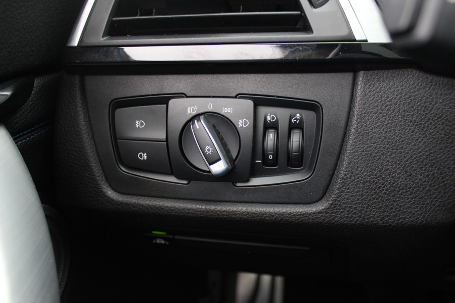 BMW 3-serie Gran Turismo 330i High Executive Ed. M Sport / Panoramadak / Head-up / 360Camera / Harman Kardon / Leder / 18'' / Keyless / Navigatie / DAB / Stoelverwarming / Cruise Control