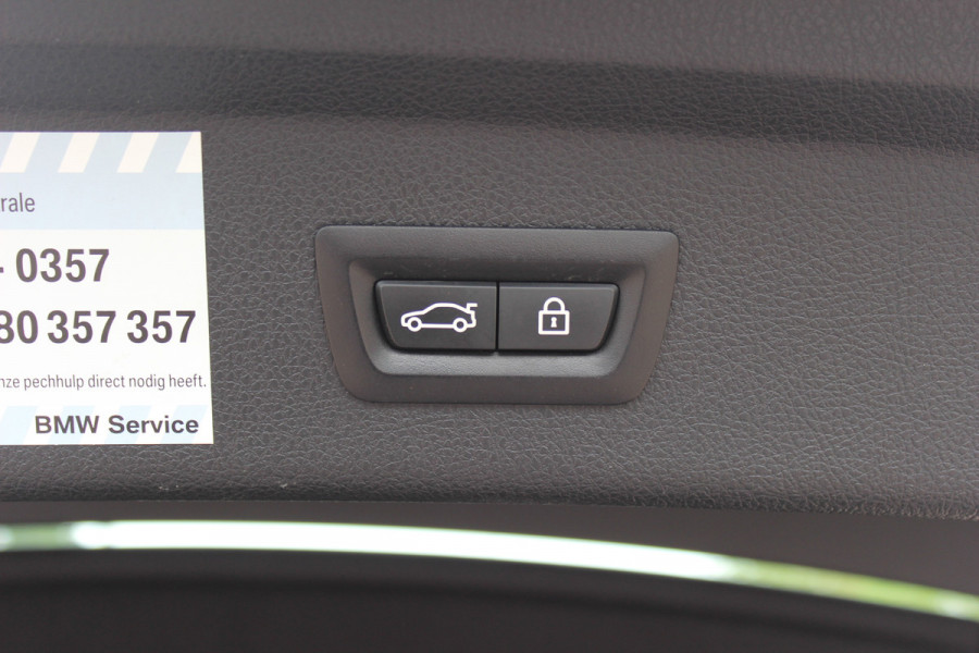 BMW 3-serie Gran Turismo 330i High Executive Ed. M Sport / Panoramadak / Head-up / 360Camera / Harman Kardon / Leder / 18'' / Keyless / Navigatie / DAB / Stoelverwarming / Cruise Control