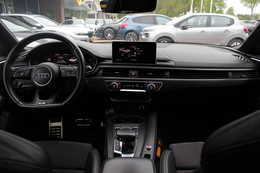 Audi A5 Coupé 2.0 TFSI ultra Launch Edition / Trekhaak / Camera / Leder&Alcantara / 19'' / Navigatie / LED / Cruise Control