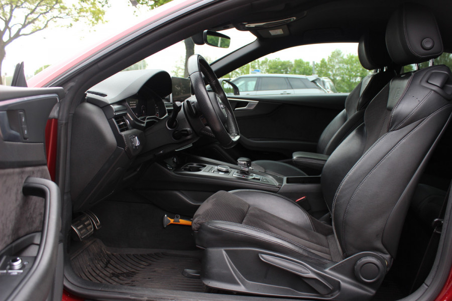 Audi A5 Coupé 2.0 TFSI ultra Launch Edition / Trekhaak / Camera / Leder&Alcantara / 19'' / Navigatie / LED / Cruise Control