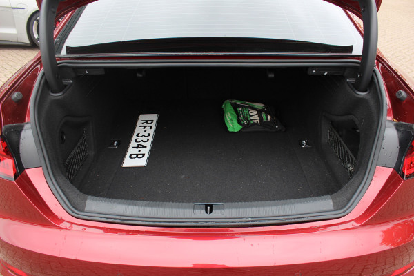 Audi A5 Coupé 2.0 TFSI ultra Launch Edition / Trekhaak / Camera / Leder&Alcantara / 19'' / Navigatie / LED / Cruise Control