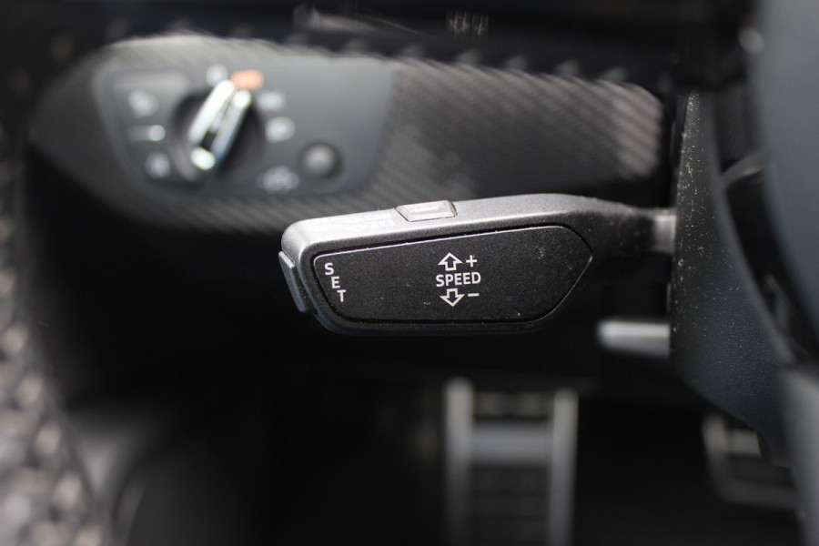 Audi A5 Coupé 2.0 TFSI ultra Launch Edition / Trekhaak / Camera / Leder&Alcantara / 19'' / Navigatie / LED / Cruise Control