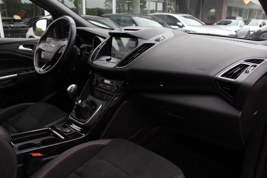 Ford Kuga 1.5 EcoBoost ST Line / Trekhaak / Camera / Sony Audio / CarPlay / 18'' / Stoel+Stuurverwarming / DAB / Xenon / Cruise Control / Getint glas
