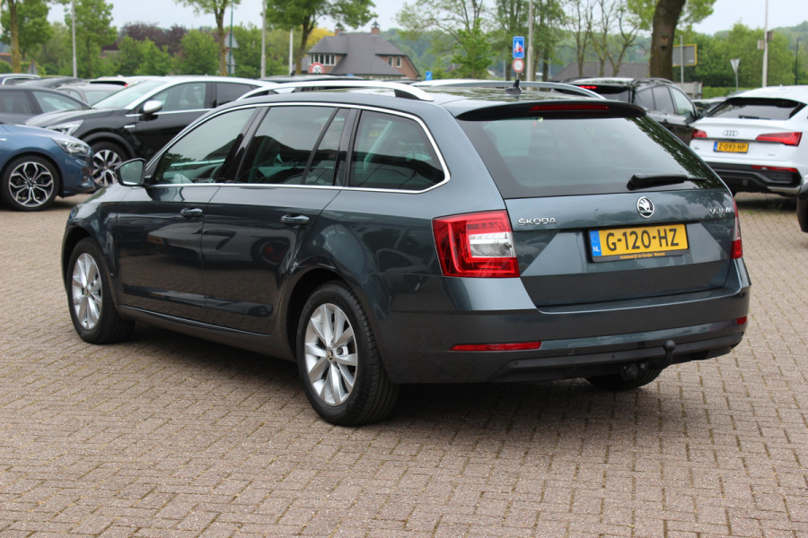 Škoda Octavia Combi 1.0 TSI Greentech Business Edition / Trekhaak / Virtual Cockpit / CarPlay / Parkeerhulp V+A / 16'' / Stoelverwarming / DAB / Cruise Control / Elektr. achterklep