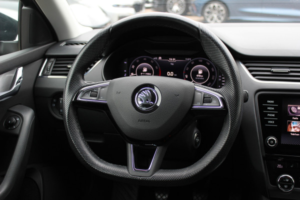 Škoda Octavia Combi 1.0 TSI Greentech Business Edition / Trekhaak / Virtual Cockpit / CarPlay / Parkeerhulp V+A / 16'' / Stoelverwarming / DAB / Cruise Control / Elektr. achterklep