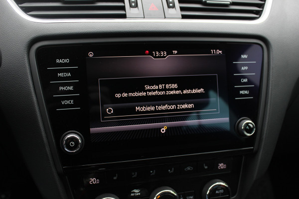 Škoda Octavia Combi 1.0 TSI Greentech Business Edition / Trekhaak / Virtual Cockpit / CarPlay / Parkeerhulp V+A / 16'' / Stoelverwarming / DAB / Cruise Control / Elektr. achterklep