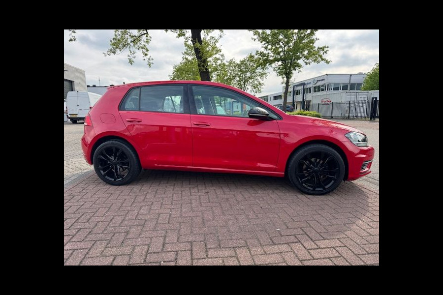 Volkswagen Golf 1.0 TSI 5deurs Sport Trendline Airco,Navigatie,Two Tone Nette Auto