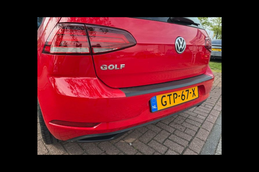 Volkswagen Golf 1.0 TSI 5deurs Sport Trendline Airco,Navigatie,Two Tone Nette Auto