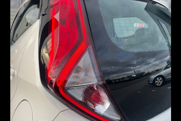 Toyota Aygo 1.0 VVT-i x-play limited APK NAP Camera Airco