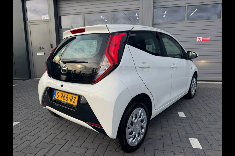Toyota Aygo 1.0 VVT-i x-play limited APK NAP Camera Airco