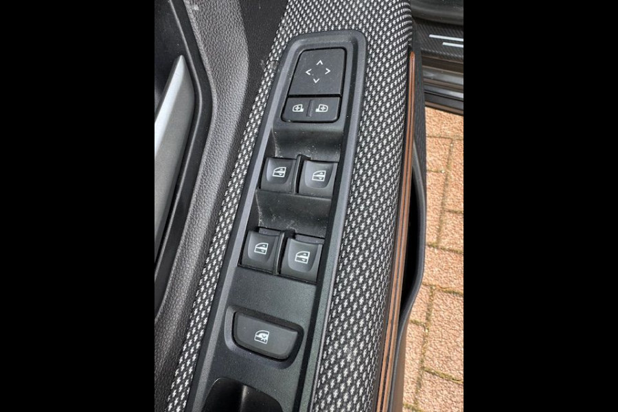 Dacia SANDERO Stepway 1.0 TCe 5deurs Pack Comfort Automaat 61.000km Airco/ECC,Navigatie,Camera,Open dak