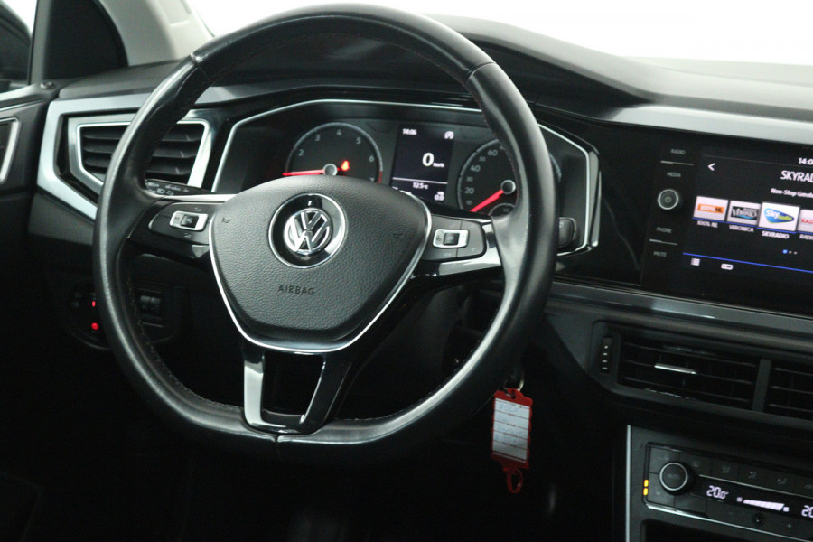 Volkswagen Polo 1.0 TSI Comfortline Business (STOELVERWARMING, CRUISE CONTROL, CARPLAY, PARKEERSENSOREN)