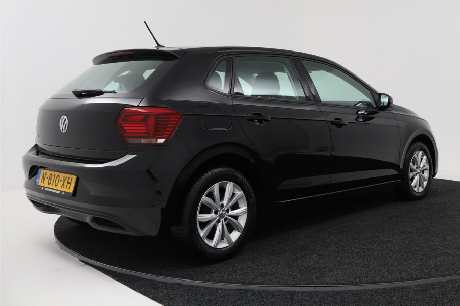 Volkswagen Polo 1.0 TSI Comfortline Business (STOELVERWARMING, CRUISE CONTROL, CARPLAY, PARKEERSENSOREN)